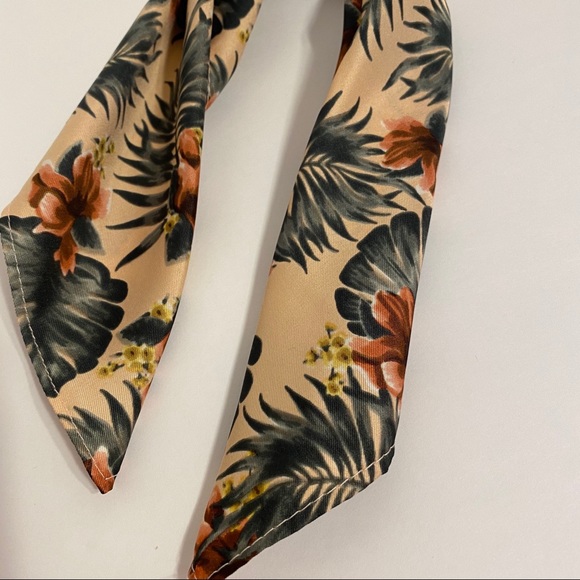 NWT H&M Hawaiian Floral Keychain Palm Pink - Picture 4 of 4